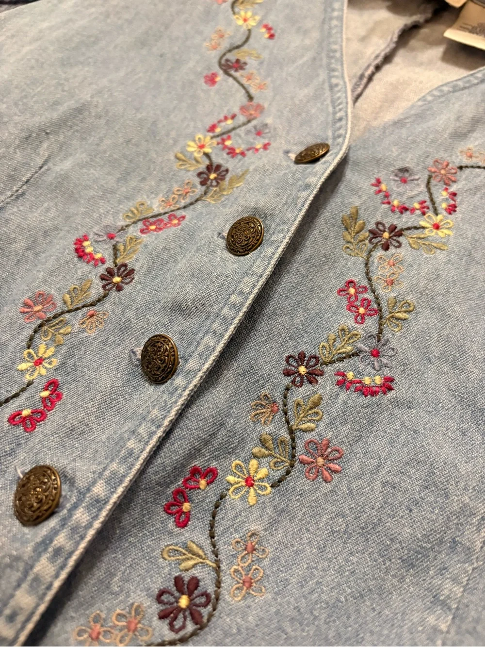 Northern Treasures Floral Embroidered Denim Vest Women’s M - Picture 7 of 7